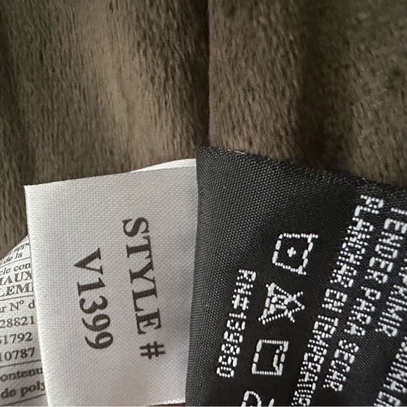 YMI Collection Olive Green Puffer Vest Size Small - Picture 9 of 16